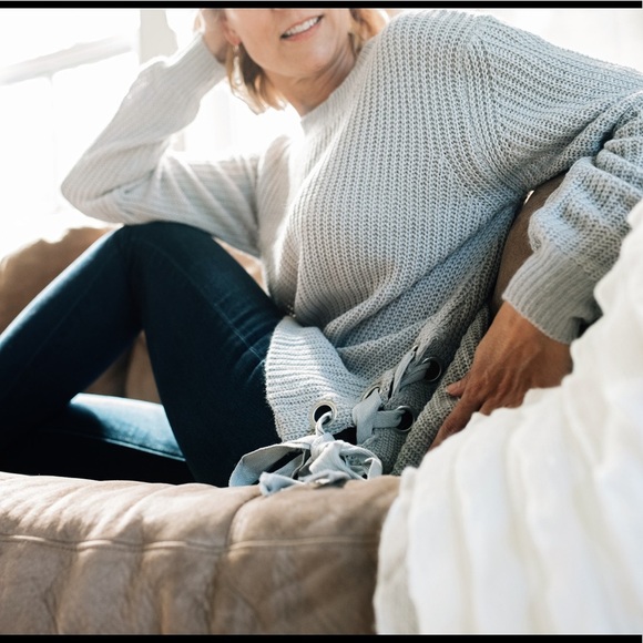 Side tie pullover sweater - Picture 4 of 5